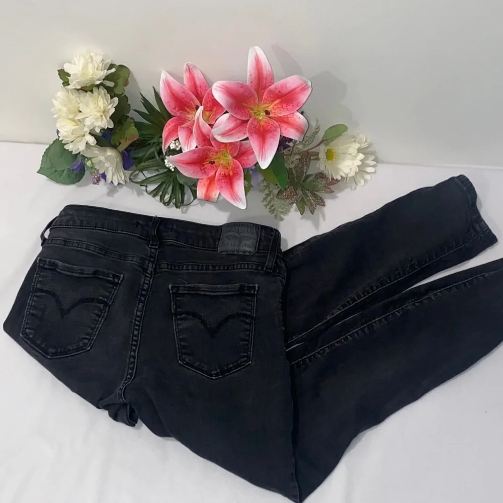 Levi's Women's Charcoal Skinny Ankle Jeans - Picture 3 of 5